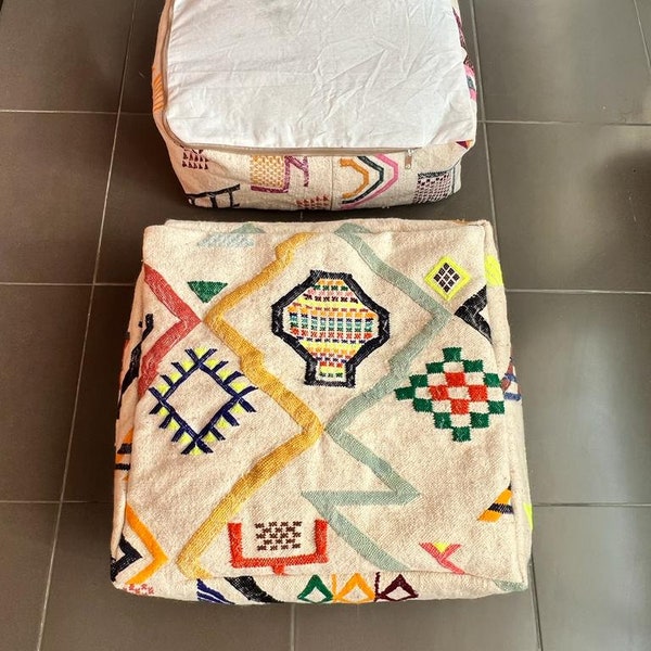 Pouf ou tabouret artisanal KILIM EN LAINE, Coussin De Sol Marocain, Pouf Berbère Fait À La Main avec motif, Coussin Géométrique Hippie .