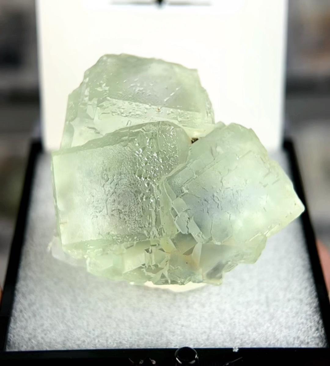 Xianghualing mine - Etsy 日本 728g透明青緑色立方体蛍石標本/中国