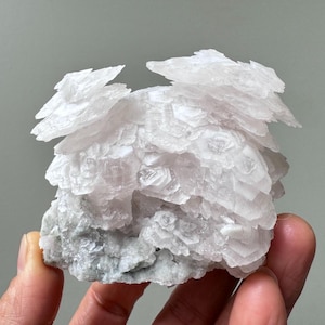 White Fluorescent Calcite Specimen from Fujian, China, White Thousand Layer Calcite, Flaky Calcite, Mineral Specimen Collection