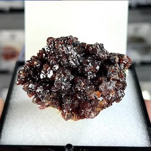 Natural Red Sphalerite on Quartz from Hunna, China, Deep Red Sphalerite Mineral Specimen, Natural Raw Sphalerite Stone