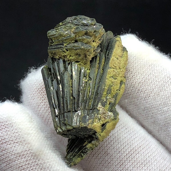 Natural Green Epidote Crystal, Raw Epidote Cluster from from Heibei, China, Green Epidote Cluster Specimen