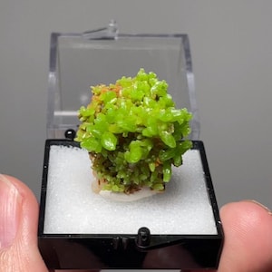 Natual Green Pyromorphite from Guangxi Province, China, 30mm Box Raw Pyromorphite Cluster, Mineral Specimen