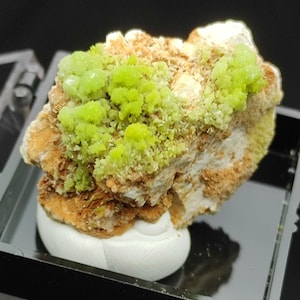 Natual Green Pyromorphite from Guangxi Province, China, Raw Pyromorphite Cluster, Mineral Specimen