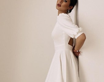 Vestido de novia midi color marfil, vestido de novia de largo midi con espalda descubierta, vestido minimalista para ceremonia civil.