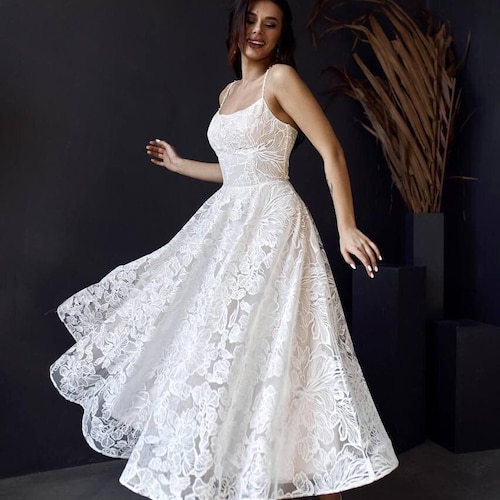 Lace Midi Wedding Dress with Floral Skirt, Sweetheart Neckline Bridal Gown, Romantic Garden Bride Dress Lace Midi Wedding Dress with Floral Skirt, Sweetheart Neckline Bridal Gown, Romantic Garden Bride Dress