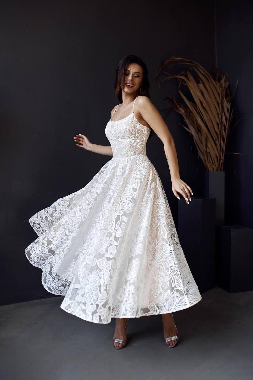 Lace Midi Wedding Dress with Floral Skirt, Sweetheart Neckline Bridal Gown, Romantic Garden Bride Dress Lace Midi Wedding Dress with Floral Skirt, Sweetheart Neckline Bridal Gown, Romantic Garden Bride Dress