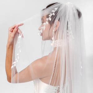 Embroidered wedding veil, boho bridal veil with hand embroidery, cathedral veil white tulle, lace veil, mantilla veil, floral veil