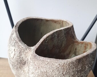 Florero. Jarrón de gres, jarrón de diseño, jarrón de cerámica, jarrón hecho a mano.