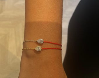 Red thread bracelet Pear