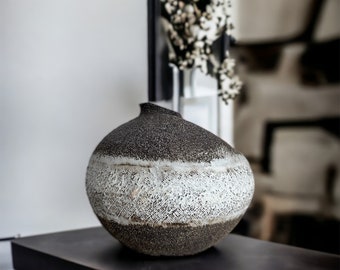 Handmade Ceramic Vase || Rustic Vase || Glazed Ceramic Vase || Unique Vase || Minimal Vase || Ceramic Vessel || Vase 004