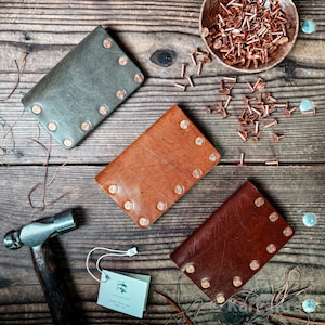 Cartera para tarjetas plegable de cuero italiano hecha a mano