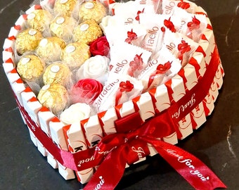 Scatola di cioccolatini a forma di cuore 1230g (Ferrero Rocher & Raffaello e Kinders)