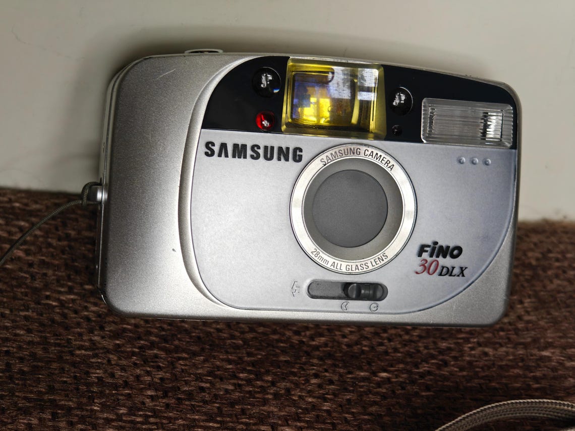 Samsung Fino 30 DLX 35mm Film Camera w/ Case – Tested Working, Good Condition, photo 3 sur 5