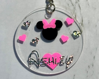 Minnie Mouse Akrylnyckelring: Personlig namnbricka