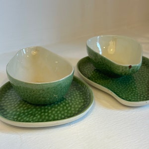 Vintage Bordallo Pinheiro Portuguese ceramic avocado bowl and plate set