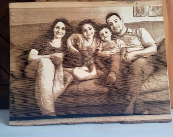 Laser Engraved Wood Slice Portrait: Personalized Pet & Family Photo Gift