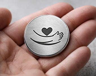 Minimal Hug Pocket Coin