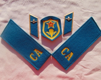 Ein Set eines Soldaten der Luftlandetruppen der UdSSR. Schultergurte Knopflöcher Chevron