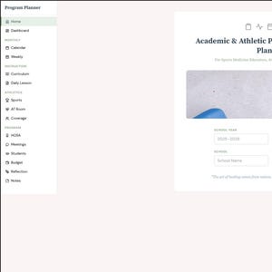 Könnte beinhalten: Eine digitale Benutzeroberfläche für einen akademischen und sportlichen Programmplaner mit seitlichem Navigationsmenü, zentraler Kopfzeile mit Symbolen und Eingabefeldern für Schuljahr, Name, Schule und Fachbereich sowie einem Zitat.