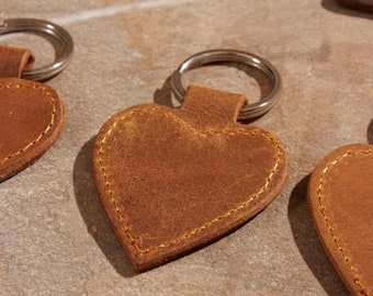 Llavero de cuero personalizado con forma de corazón, llavero de corazón, llavero de corazón para aniversario, llavero de cuero con monograma, regalo de San Valentín