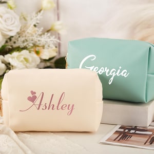 Personalized Name Makeup Bag, Bridesmaid Toiletry Bag, Custom PU Leather Cosmetic Bag, Bridesmaid Gifts for Her, Bachelorette Party Favors