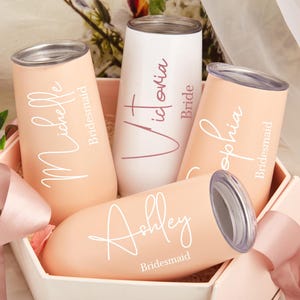 Personalized Bridesmaid Champagne Tumbler Bridesmaid Flute Wedding Tumbler Bachelorette Wine Glass Party Tumbler with Lid Bridesmaid Gift