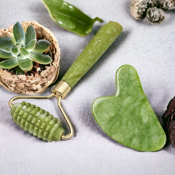 Green Gemstone Gua Sha | naturprodukt, jawline, edelstein, self care box, jade gua sha, jade facial roller, hautpflege, face massager, relax