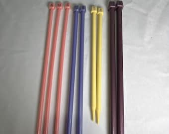 4 pares de agujas de tejer VINTAGE JUMBO: US 10.5 (6.5 mm), US 13 (9 mm) y US 17 (12 mm).