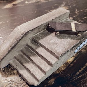 5-Treppe aus Beton & Hubba Ledge