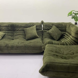 Togo Sofa Dupe von Ligne Roset Togo von Michel Ducaroy, Nachbildung eines modernen modularen Retro-Vintage-Sofas anpassbare Farben und Materialien Dark green corduroy