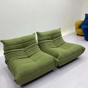 Togo Sofa Dupe von Ligne Roset Togo von Michel Ducaroy, Nachbildung eines modernen modularen Retro-Vintage-Sofas anpassbare Farben und Materialien Green velvet