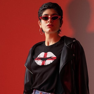 England Lips Baby Tee Y2K / 90s Style, 2000s, Cropped Tee, 00s Fashion, 2024 Euros, Football Fan T-Shirt