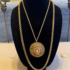 Beautiful Alva Museum Replicas Medusa Statement Pendant Madallion Necklace VTG
