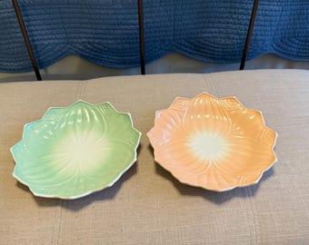 Vintage Fire King AH Vitrock lotus shaped dessert plate set green peach 8 inch diameter