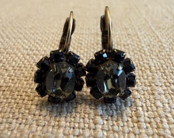 Liz Palacios Antiqued Gold/Brass Tone Earrings Dark Gray And Black Stones Signed