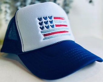 Casquette de camionneur en maille drapeau patriotique brodée message de chapeau pour femme inspiré de Disney personnalisé embellies dames entièrement personnalisable