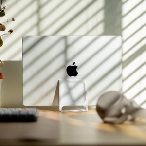 Jiggle Stand by MesoDesigns vertical laptop stand, laptop holder, minimalistic, MacBook dock, desk setup, 3D printed, gravity self-adjust image 1