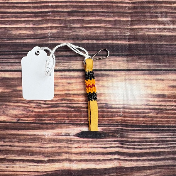 Beaded zipper pull #158