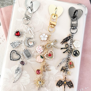 Gepersonaliseerde Kindle-bedelketting, aangepaste leesgrage geschenken, Kindle Kobo iPhone-accessoire voor e-reader, cadeau boekenliefhebber, Kindle-decor, sleutelhanger