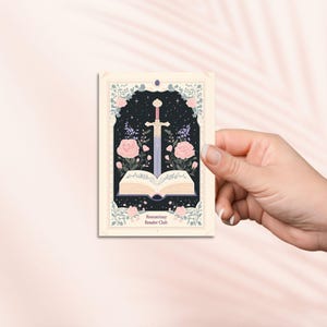 Romantasy Reader Club Tarot Aufkleber, Kindle Aufkleber, Bookish Merch, Buch Lese Liebhaber Geschenk, e-reader Tablet Aufkleber, Fantasy Schwert