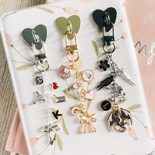 Personalized Kindle Charm Chain, Customized Bookish Gifts, Kindle Kobo iPhone Accessory for E-reader, Booklover Gift, Kindle Décor, Keychain