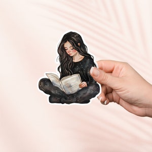 Chica leyendo pegatina, linda pegatina Cottagecore, pegatinas Kindle, Bookish Merch, regalo amante de los libros, regalo de lector electrónico, amante de la lectura, lector de obscenidades