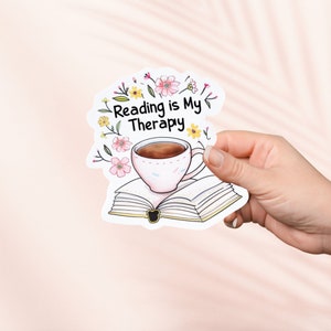 La lectura es mi pegatina de terapia, Bookish Merch, regalo para amantes de los libros, pegatinas Kindle para lectores electrónicos, amante de la lectura, Booktok, linda pegatina Cottagecore
