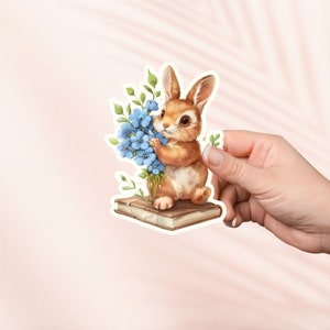 Kaninchen hält Blumen Aufkleber, Vinyl Aufkleber, Kindle Aufkleber, Bücherwurm Merch, Buchliebhaber Geschenk, e-reader Geschenk,Leseliebhaber, Cottagecore