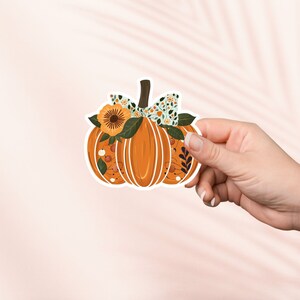Herbst Kürbis mit Blume Aufkleber, Cottagecore Aufkleber, Kindle Aufkleber, Bookish Merch, Geschenk für Buchliebhaber, Geschenk für e-Reader, Leseliebhaber