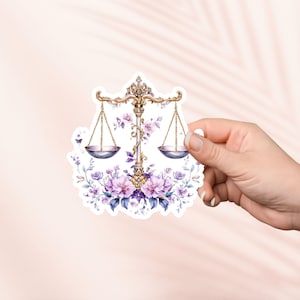 Pegatina de balanza de la justicia floral, bonita pegatina de fantasía, merchandising literario, regalo para amantes de los libros, pegatinas para lectores electrónicos Kindle, Cottagecore, Libra celestial