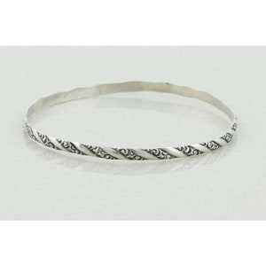 Pulsera vintage de plata de ley de 8&quot; de diámetro y 2 5/8&quot; de diámetro