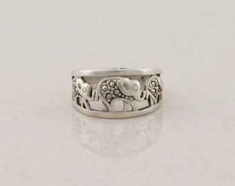 Sterling Silver Marcasite Elephant Ring Size 8 1/2