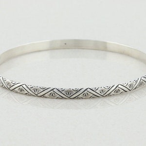 Pulsera vintage de plata de ley de 8&quot; de diámetro y 2 5/8&quot; de diámetro