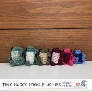 Tiny Huggy Frog, gehäkelter Amigurumi Frosch in mehreren Farbvarianten
